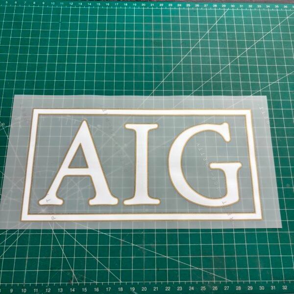 Sponsor Jersey AIG Putih Emas