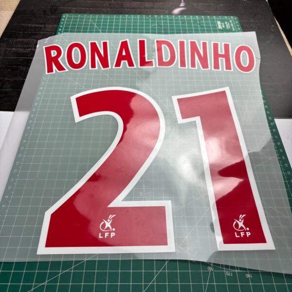 2002-2003 Nameset #21 Ronaldinho PSG Home