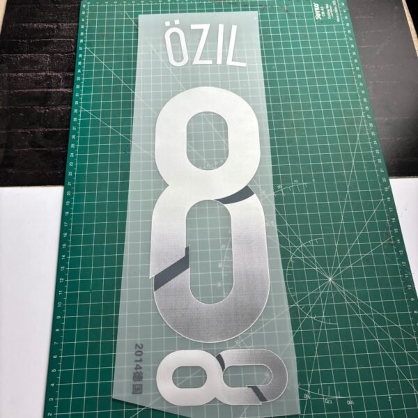 2014 Nameset #8 Ozil Jerman Away