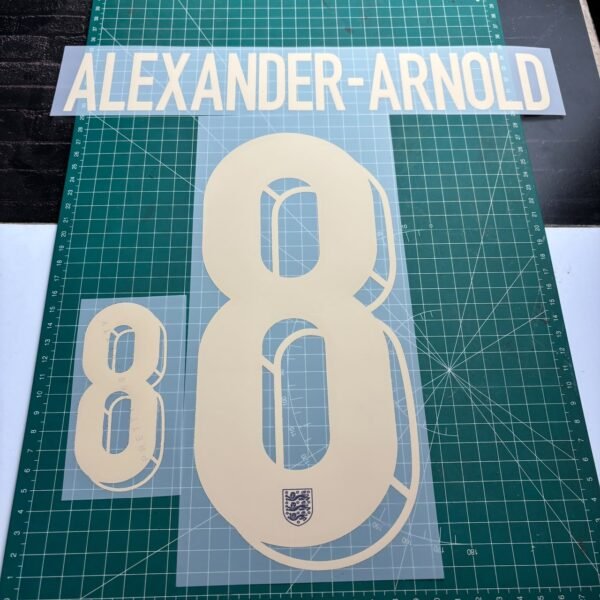 2024 Nameset #8 Alexander-Arnold Inggris Away